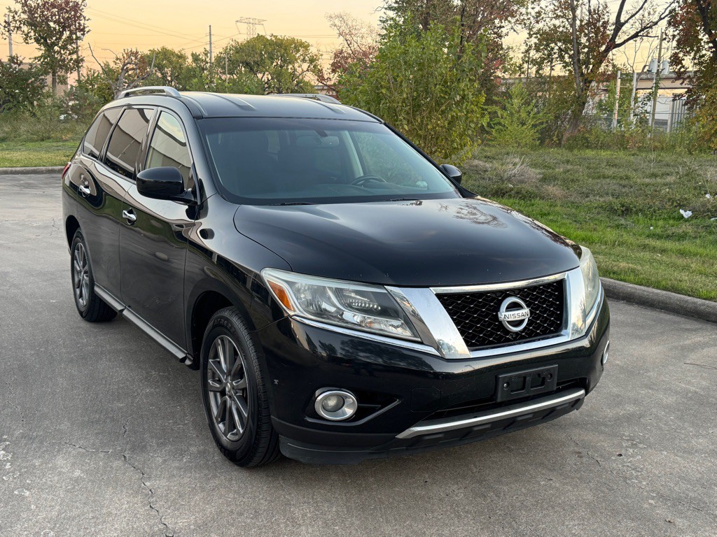 2016 Nissan Pathfinder Image 1