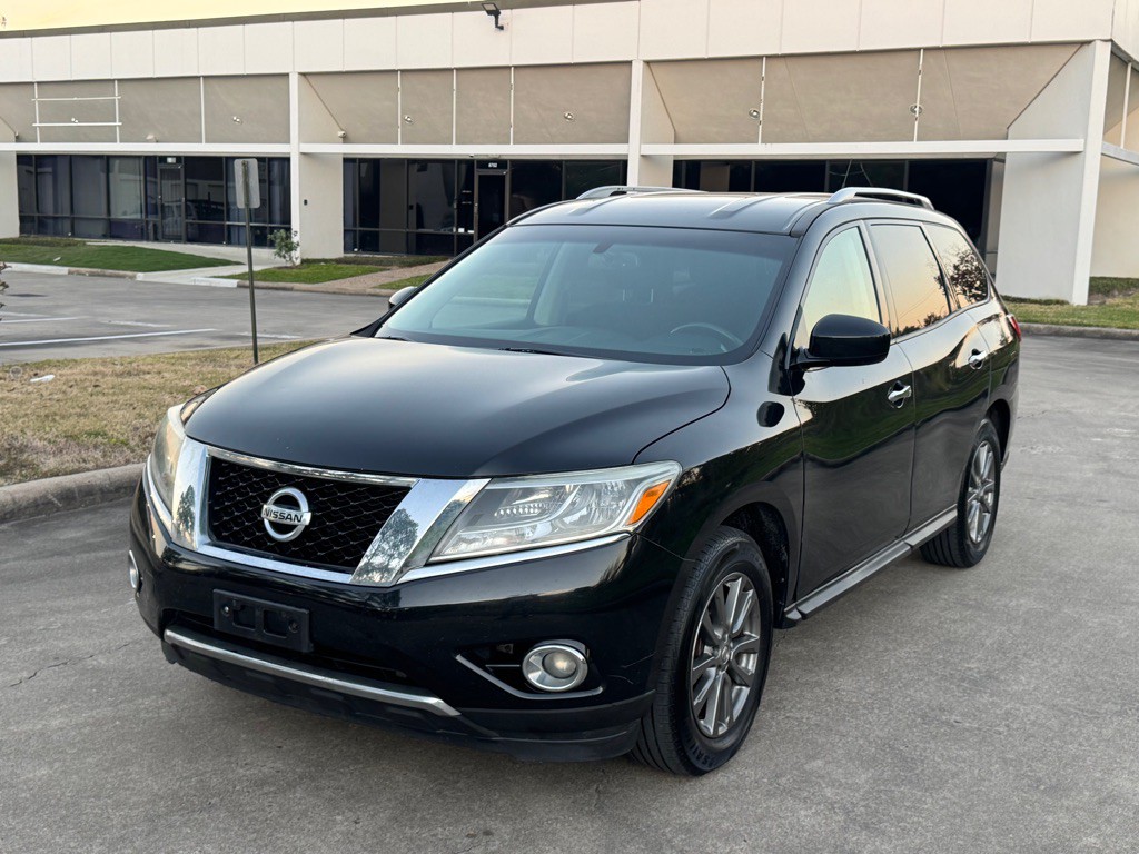 2016 Nissan Pathfinder Image 2