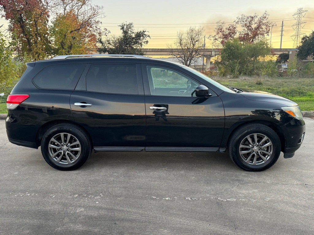 2016 Nissan Pathfinder Image 4