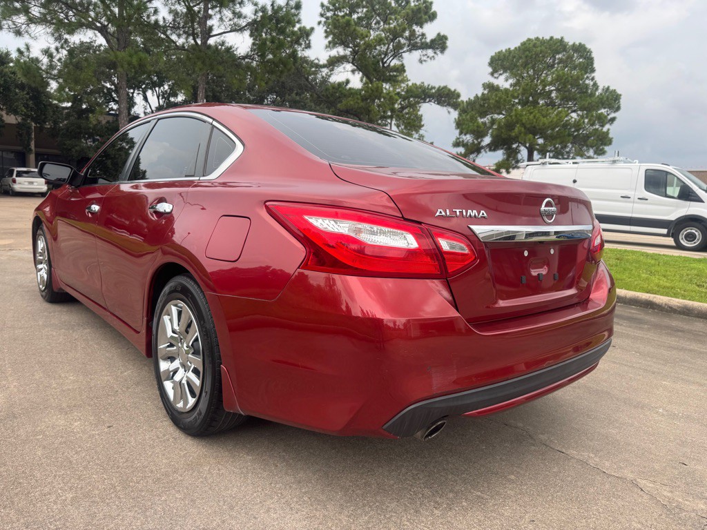 2016 Nissan Altima Image 6