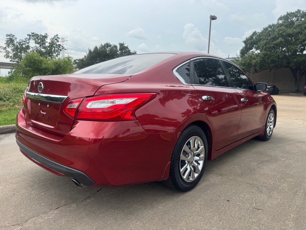 2016 Nissan Altima Image 7