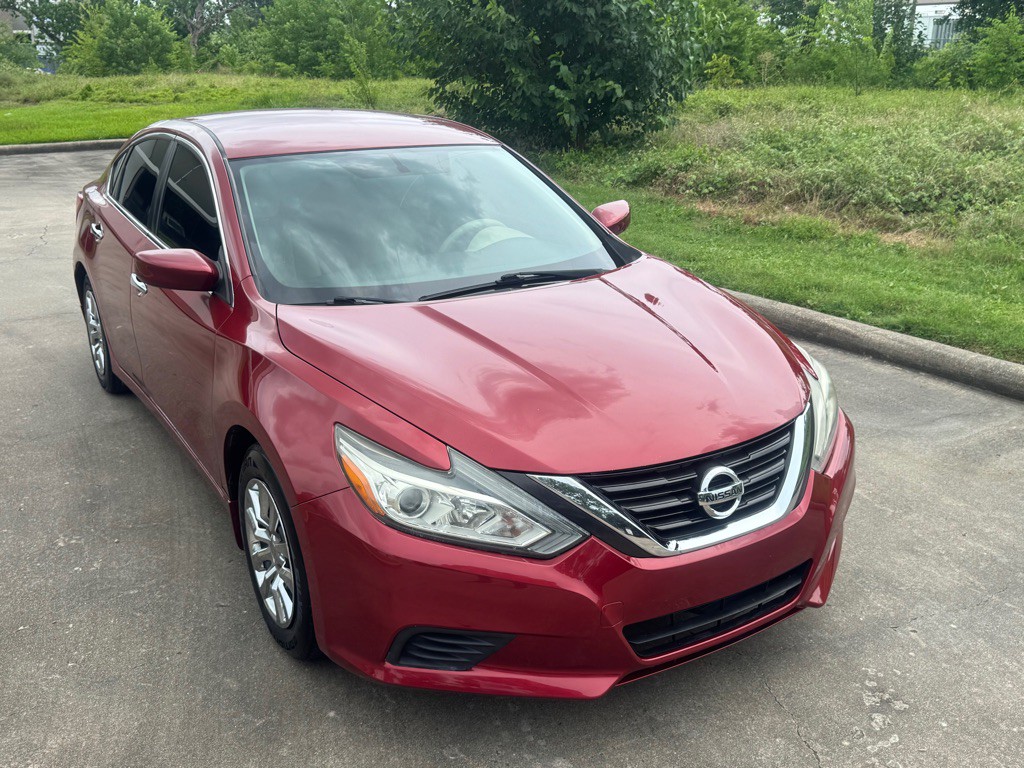 2016 Nissan Altima Image 10