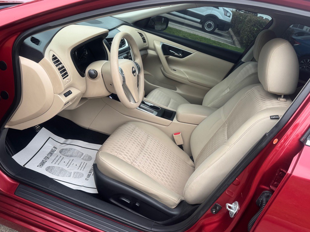 2016 Nissan Altima Image 13