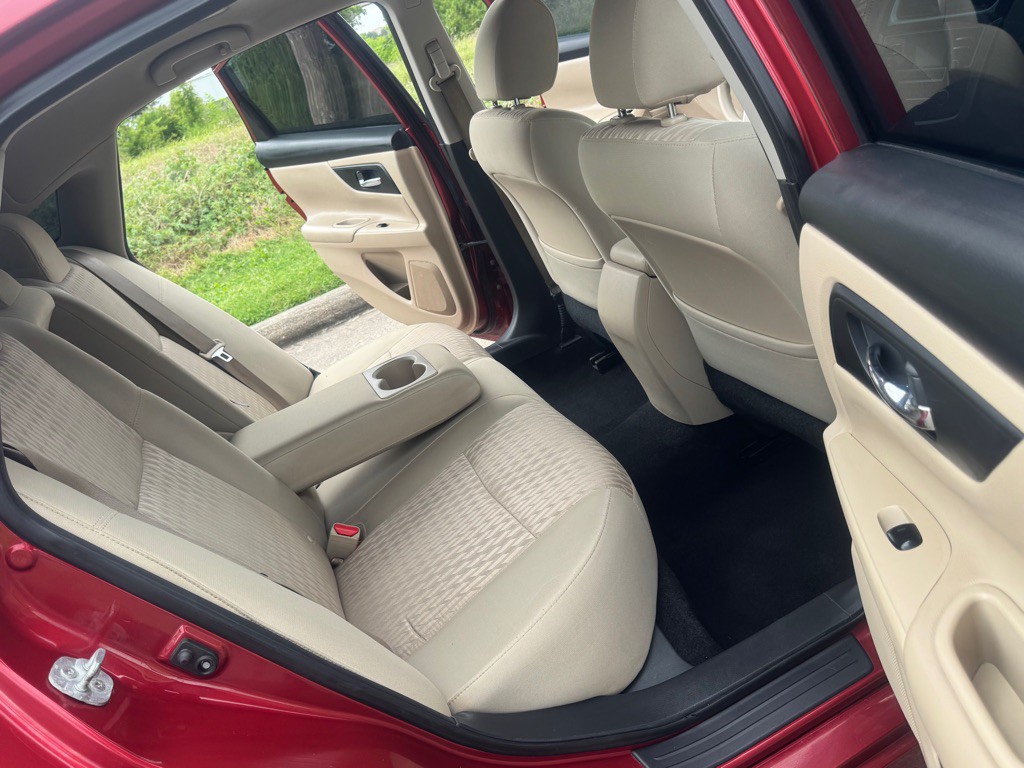 2016 Nissan Altima Image 15
