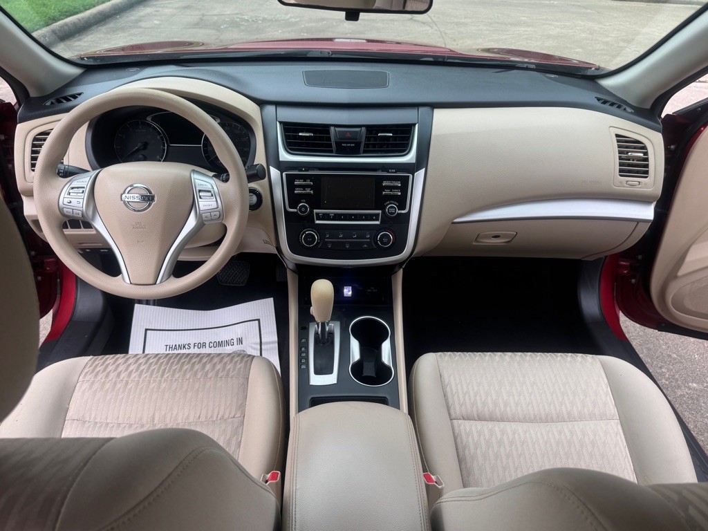 2016 Nissan Altima Image 17