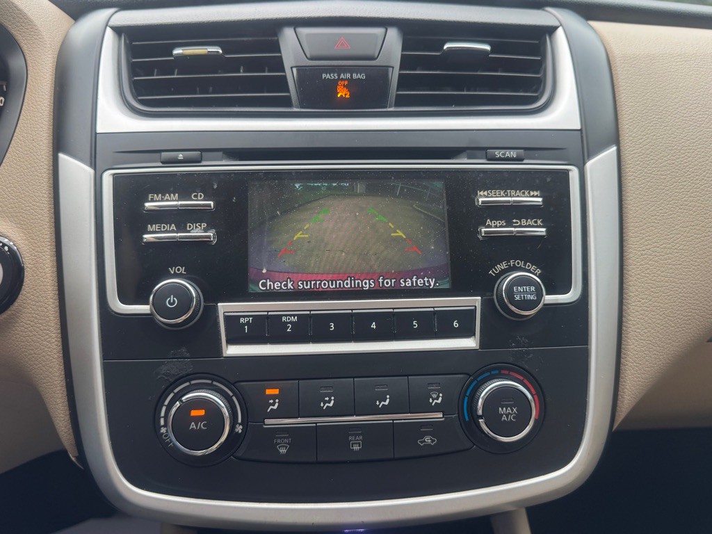 2016 Nissan Altima Image 19