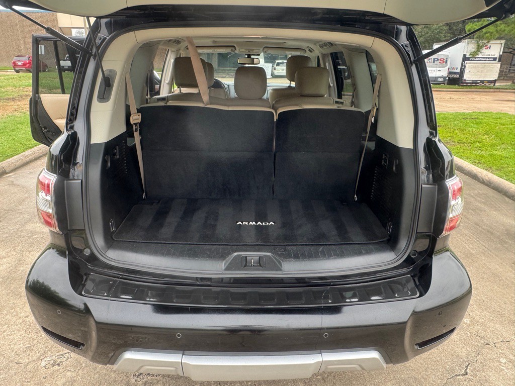 2017 Nissan Armada Image 16