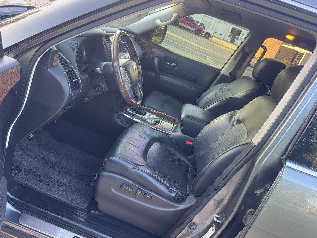 2015 INFINITI QX80 Image 12
