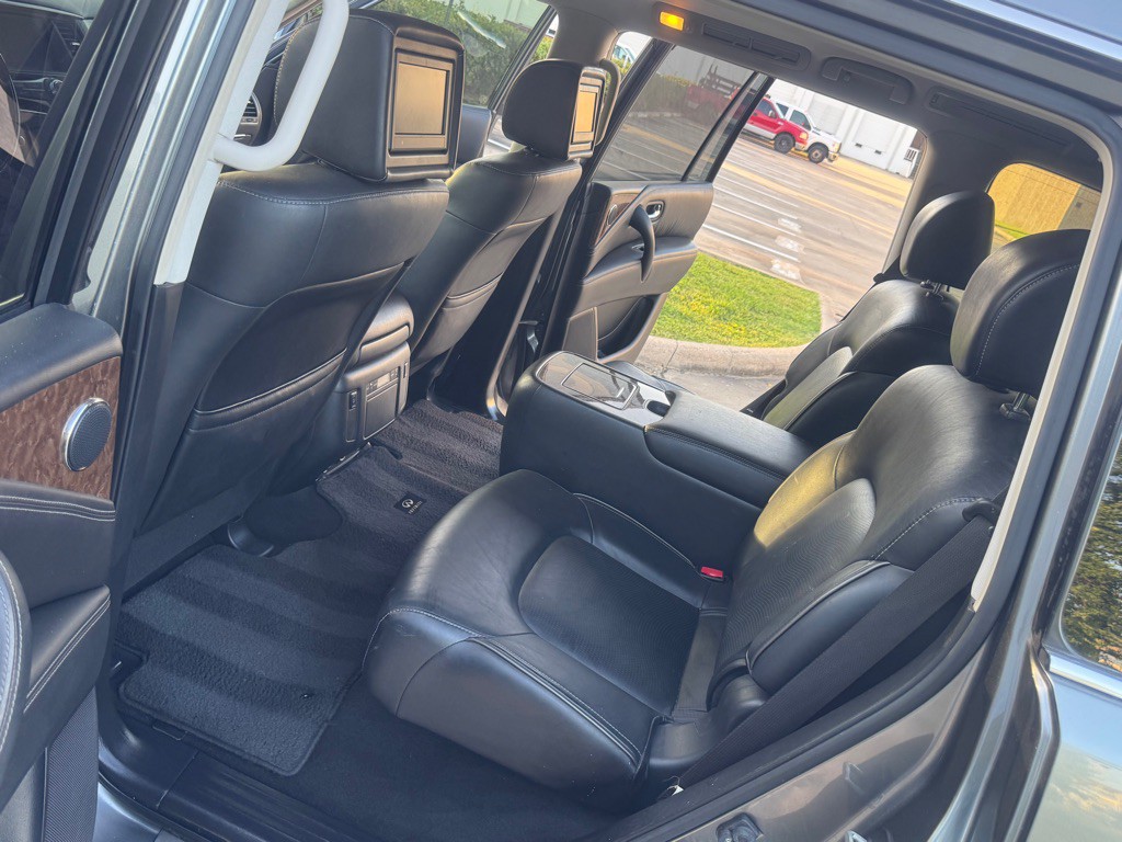 2015 INFINITI QX80 Image 15