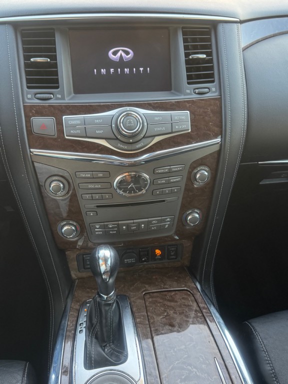 2015 INFINITI QX80 Image 18