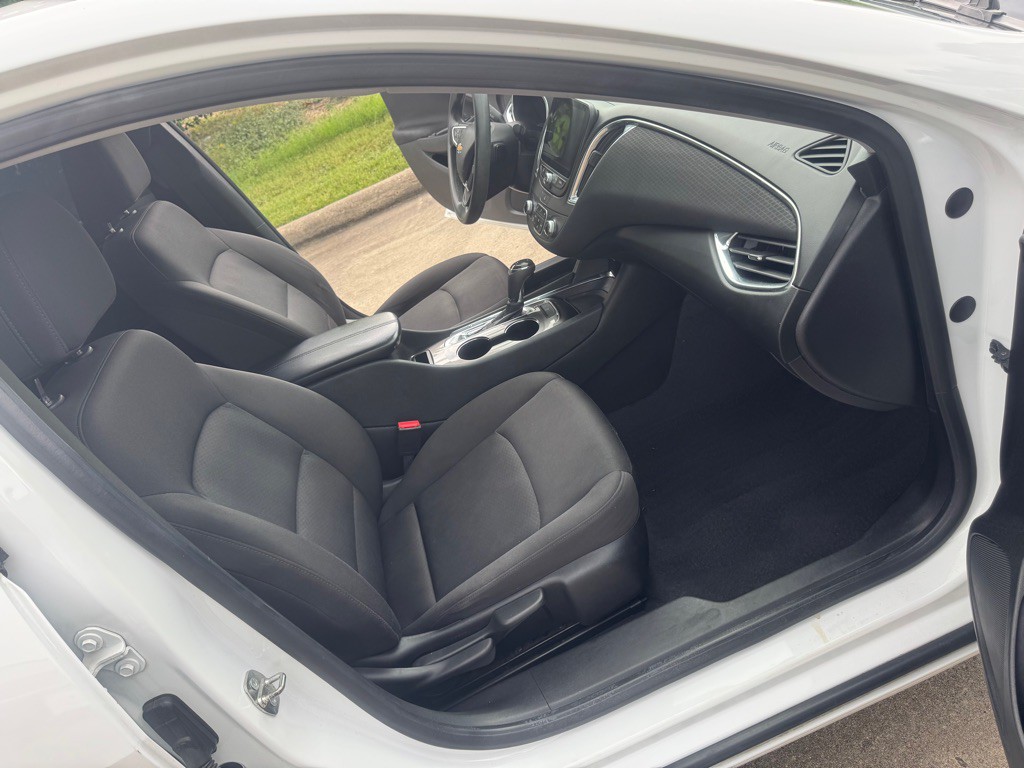2019 Chevrolet Malibu Image 14