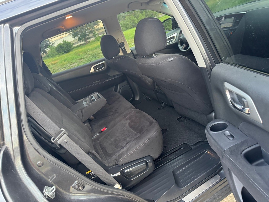 2014 Nissan Pathfinder Image 12