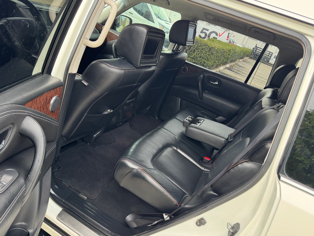 2017 Nissan Armada Image 16