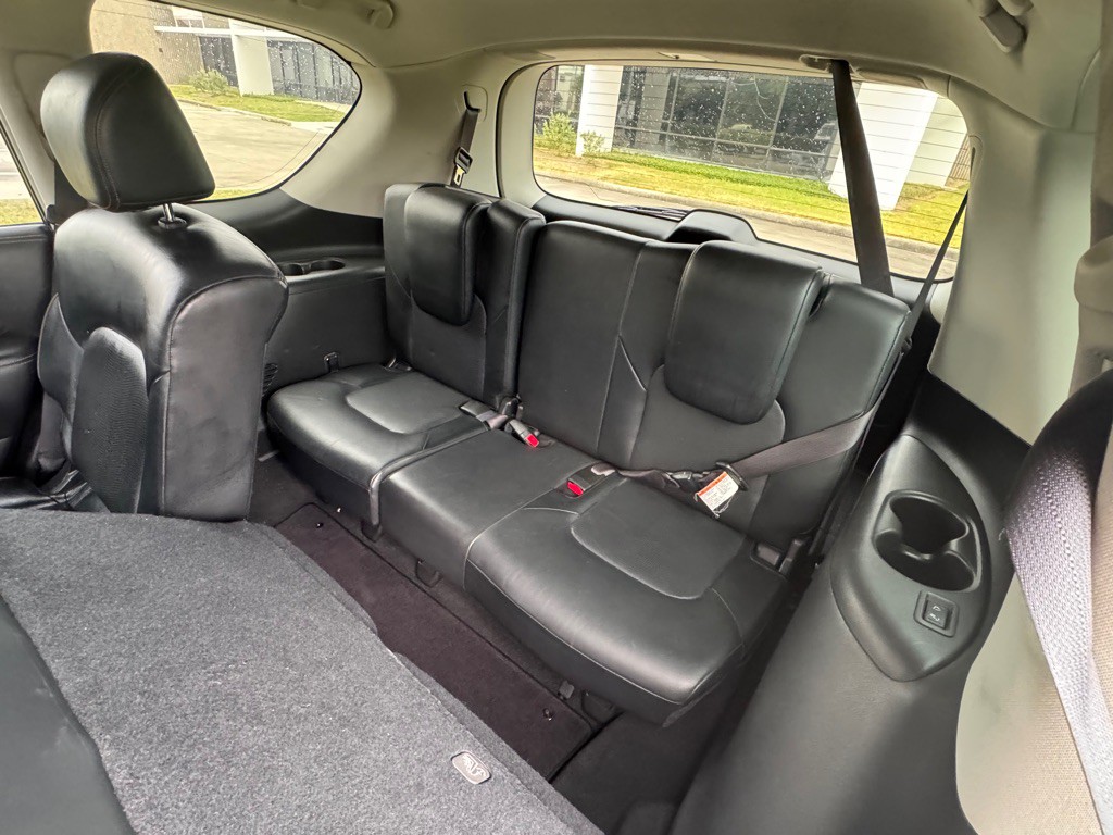 2017 Nissan Armada Image 17