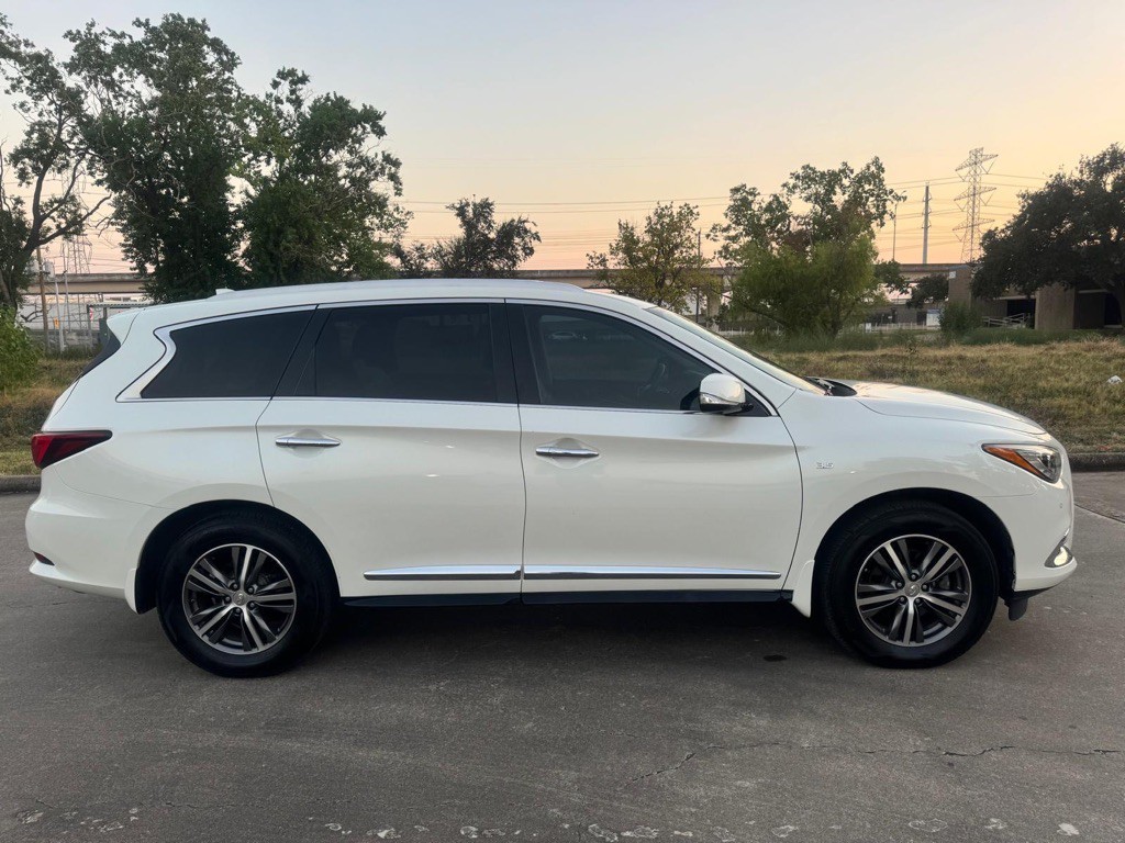 2018 INFINITI QX60 Image 3