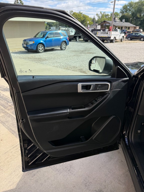 2021 Ford Explorer Image 9