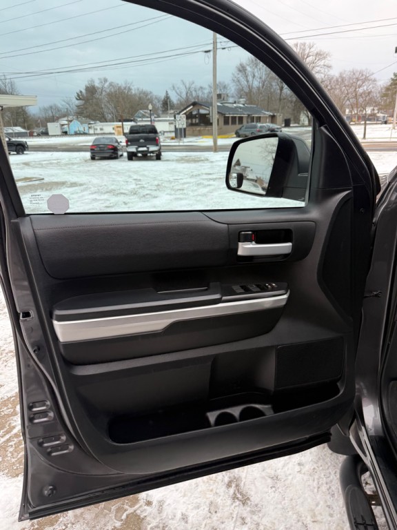 2017 Toyota Tundra Image 10