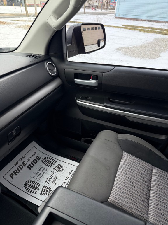 2017 Toyota Tundra Image 17