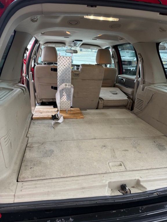 2011 Ford Expedition Image 9