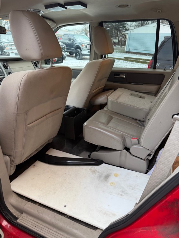 2011 Ford Expedition Image 8