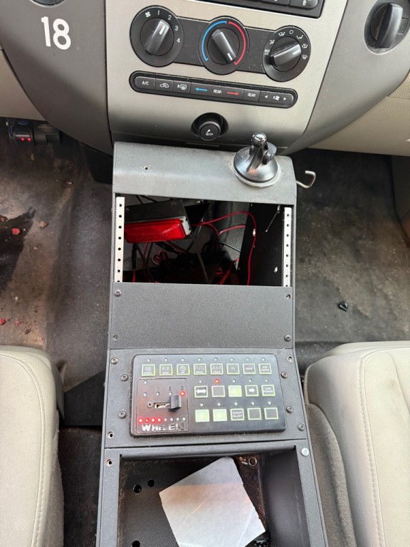 2011 Ford Expedition Image 10