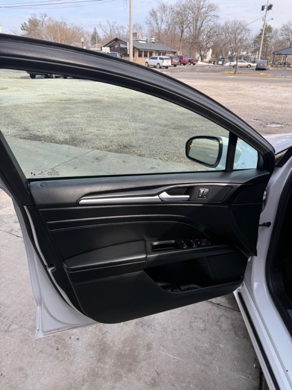 2020 Ford Fusion Image 10