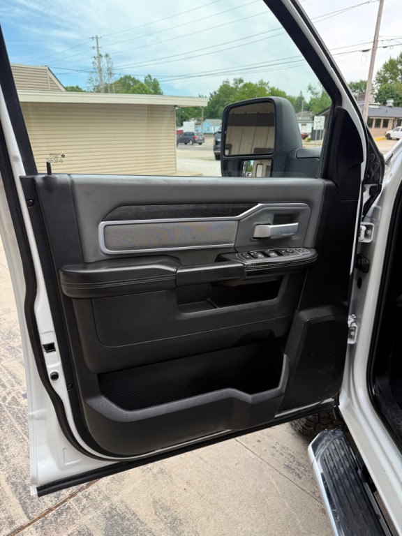 2023 RAM 2500 Image 10