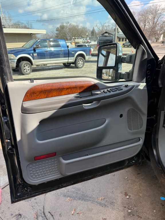 2004 Ford F-250 Image 10