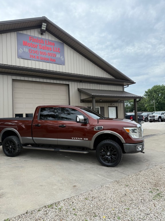 2016 Nissan Titan Image 2