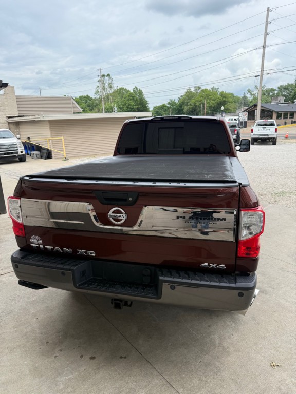 2016 Nissan Titan Image 3