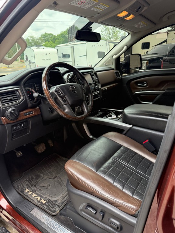 2016 Nissan Titan Image 8