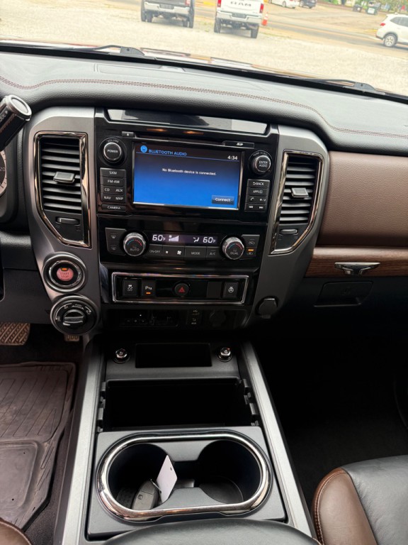 2016 Nissan Titan Image 13