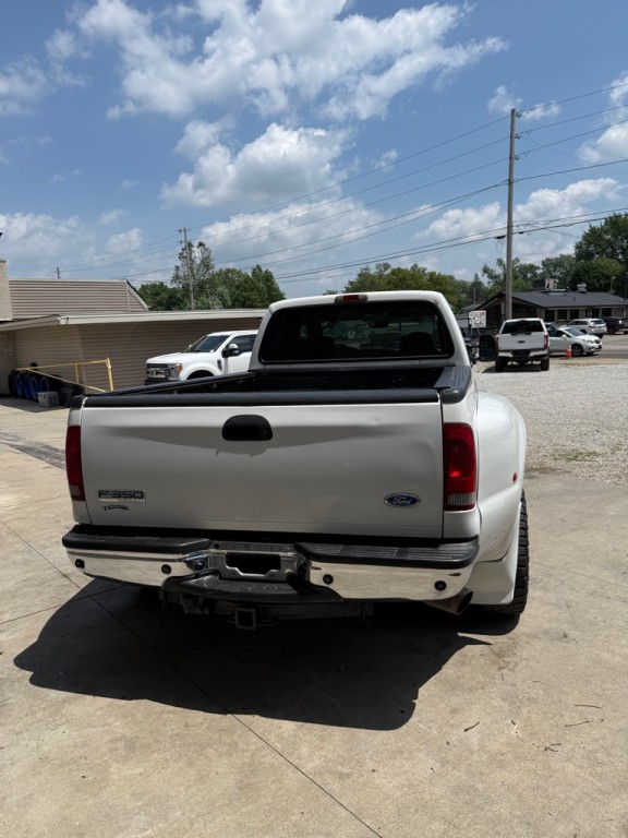 2005 Ford F-350 Image 3