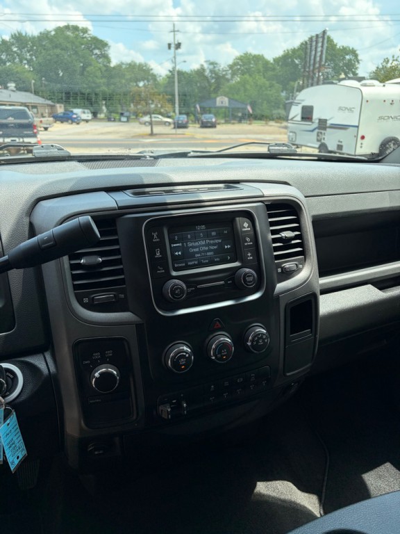 2017 RAM 3500 Image 12