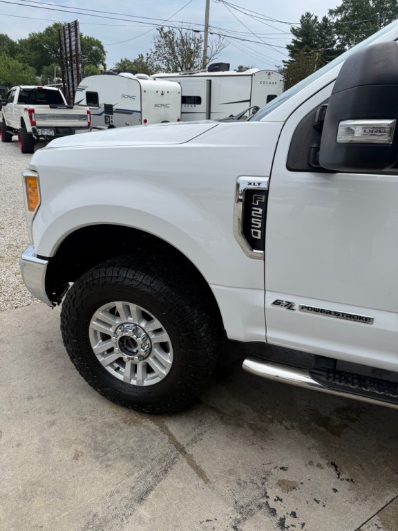 2017 Ford F-250 Image 10
