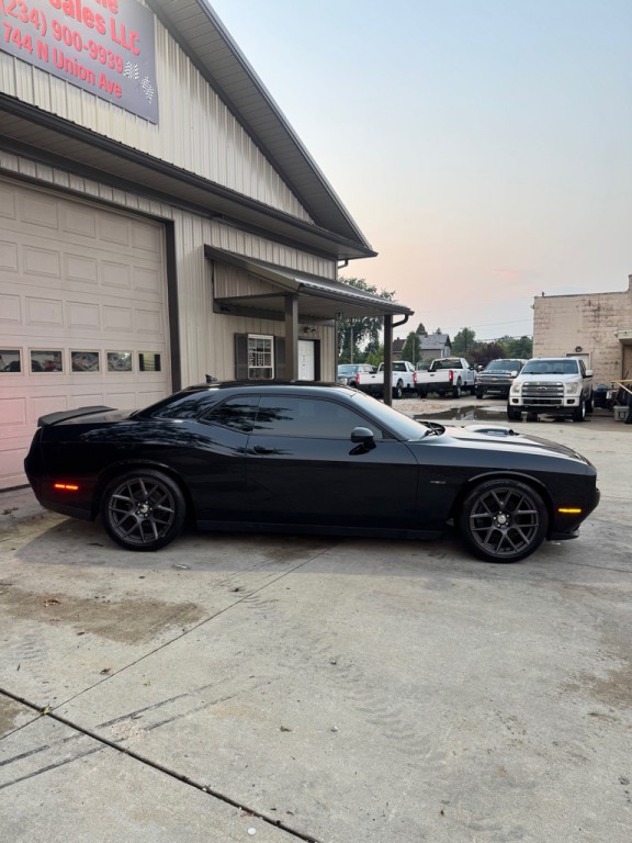 2016 Dodge Challenger Image 2