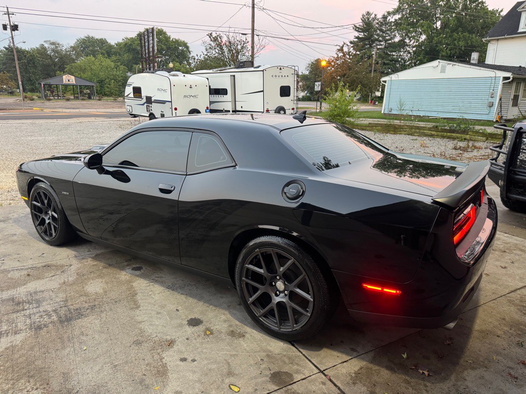 2016 Dodge Challenger Image 4