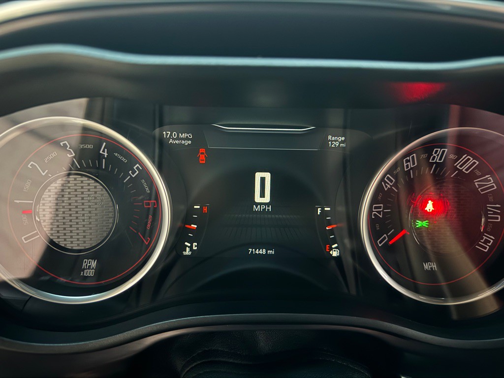 2016 Dodge Challenger Image 12