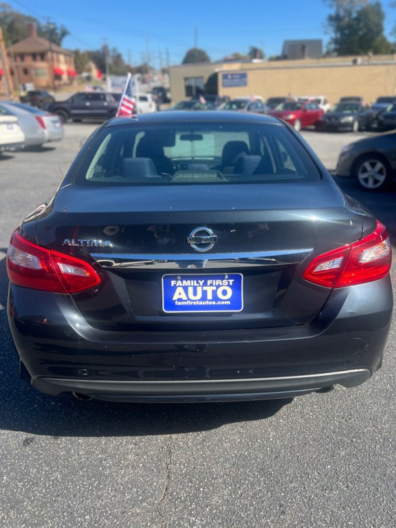 2016 Nissan Altima Image 4