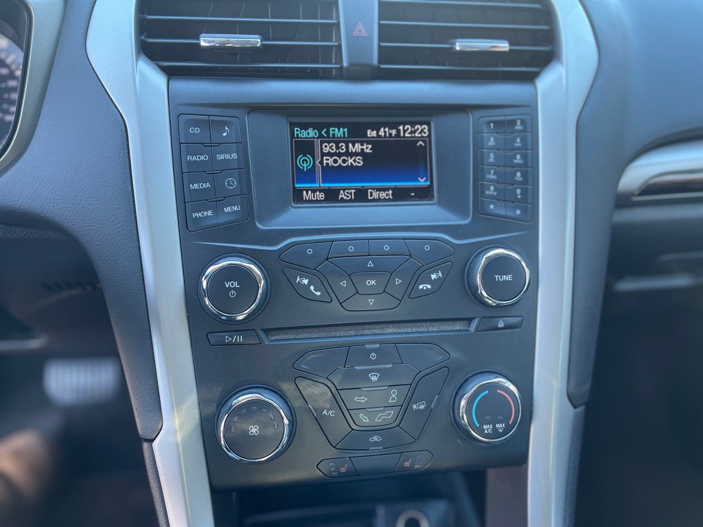 2014 Ford Fusion Image 24