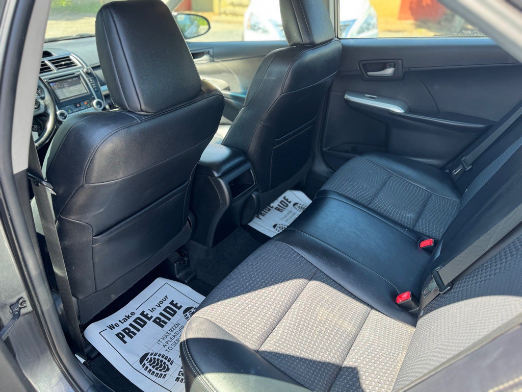 2014 Toyota Camry Image 5