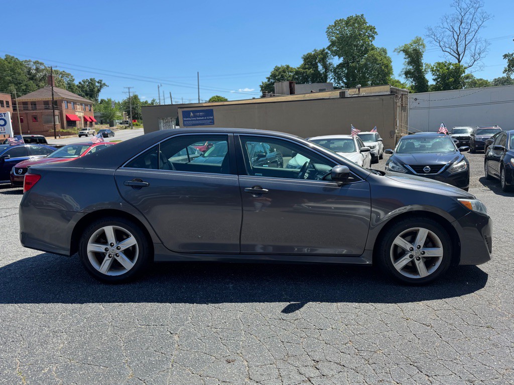 2014 Toyota Camry Image 7