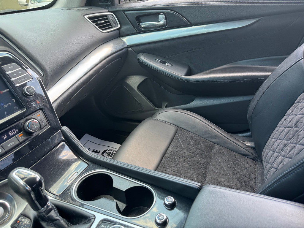 2016 Nissan Maxima Image 14