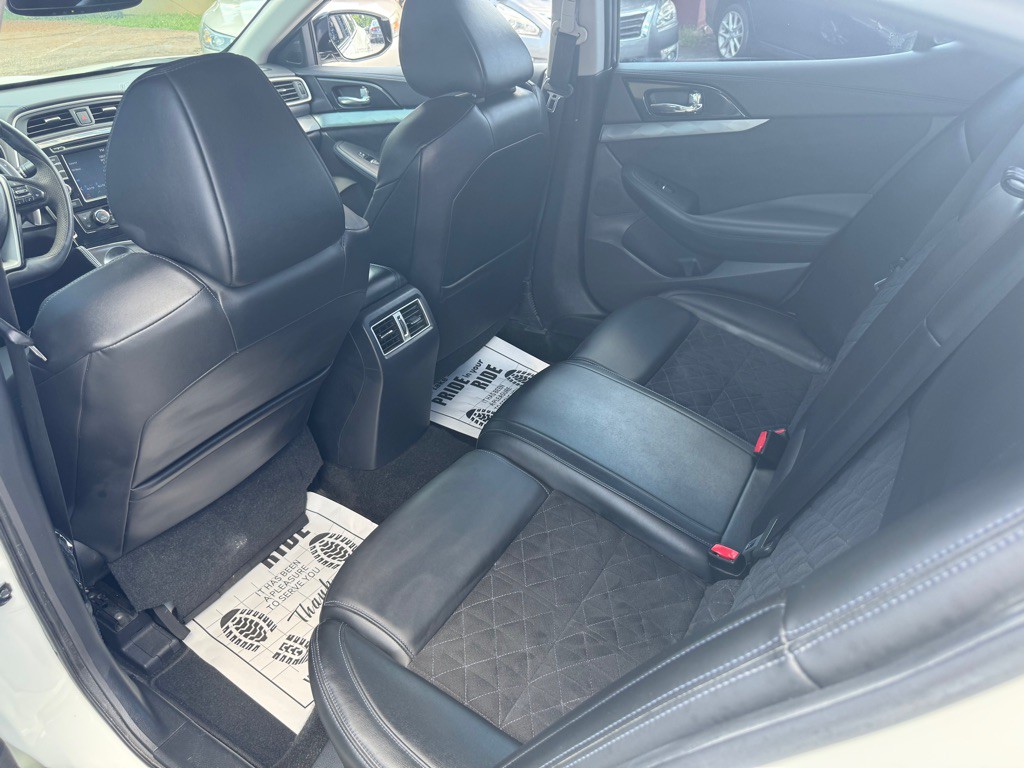 2016 Nissan Maxima Image 5