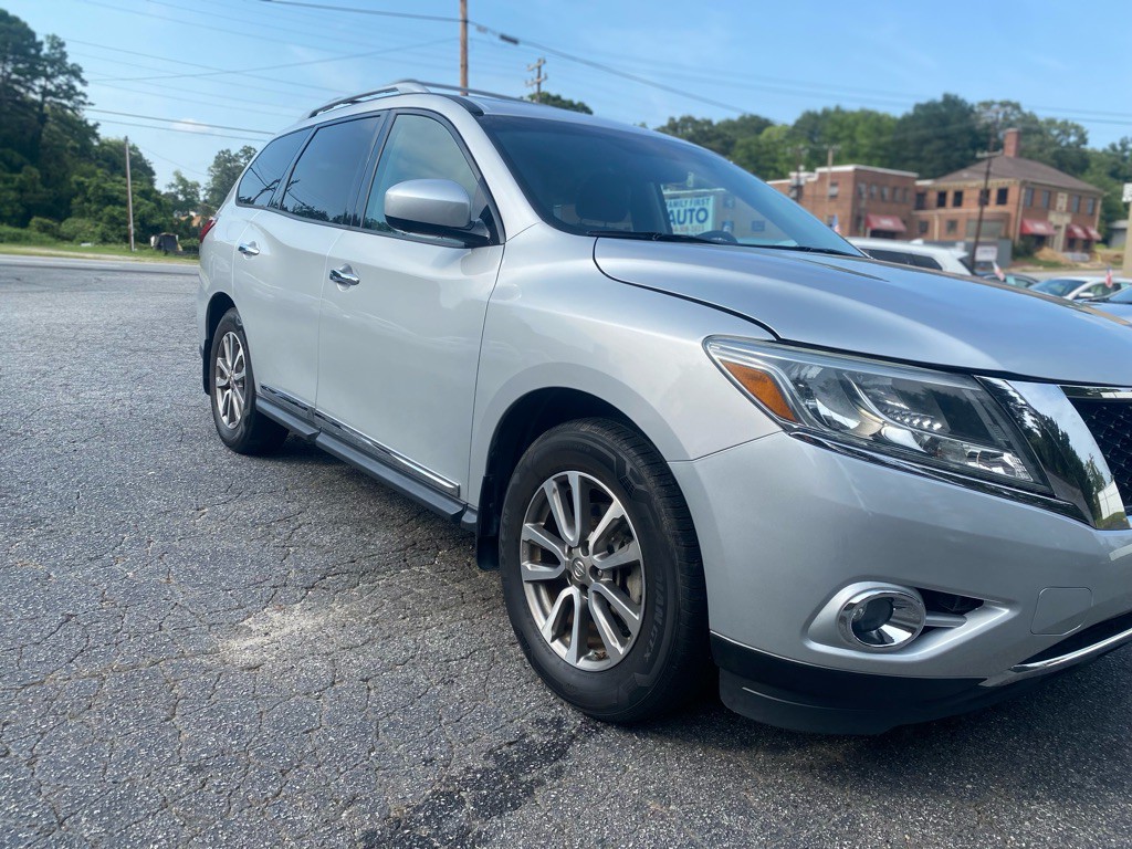 2015 Nissan Pathfinder Image 3