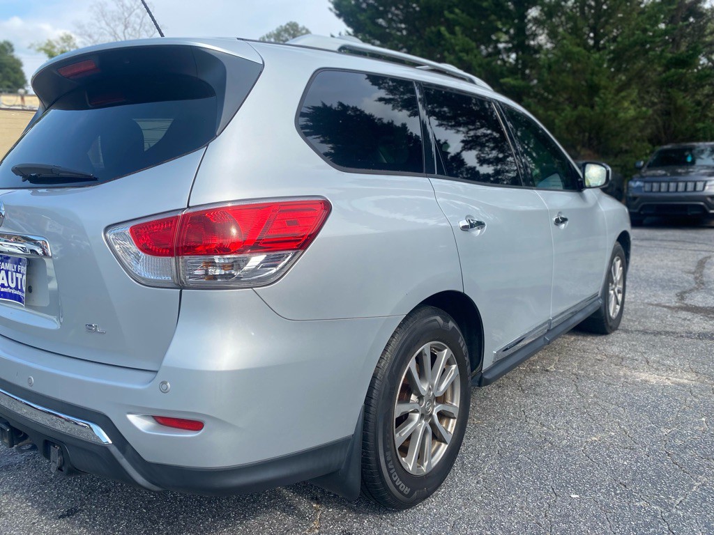 2015 Nissan Pathfinder Image 4