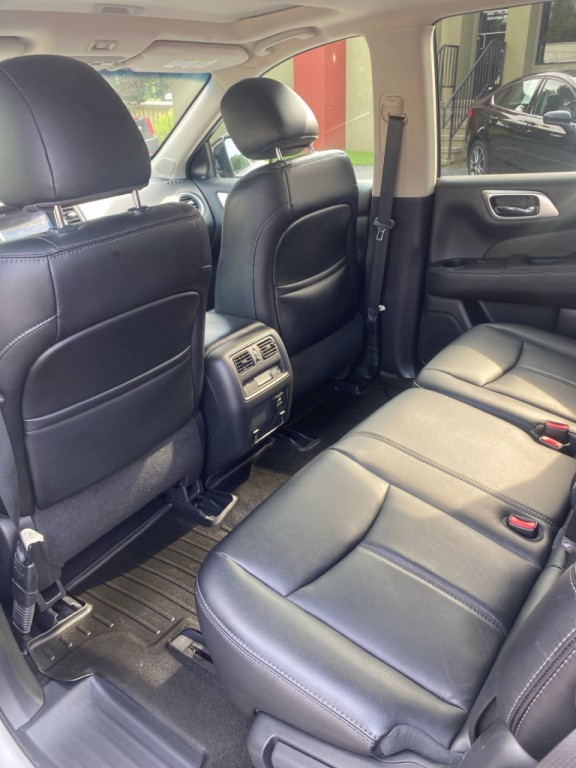 2015 Nissan Pathfinder Image 8