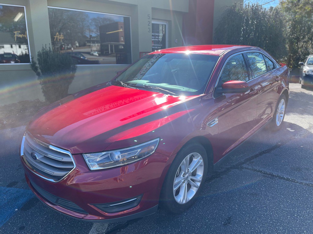 2016 Ford Taurus Image 8