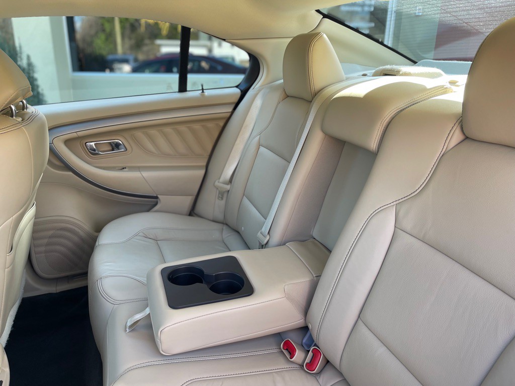 2016 Ford Taurus Image 13