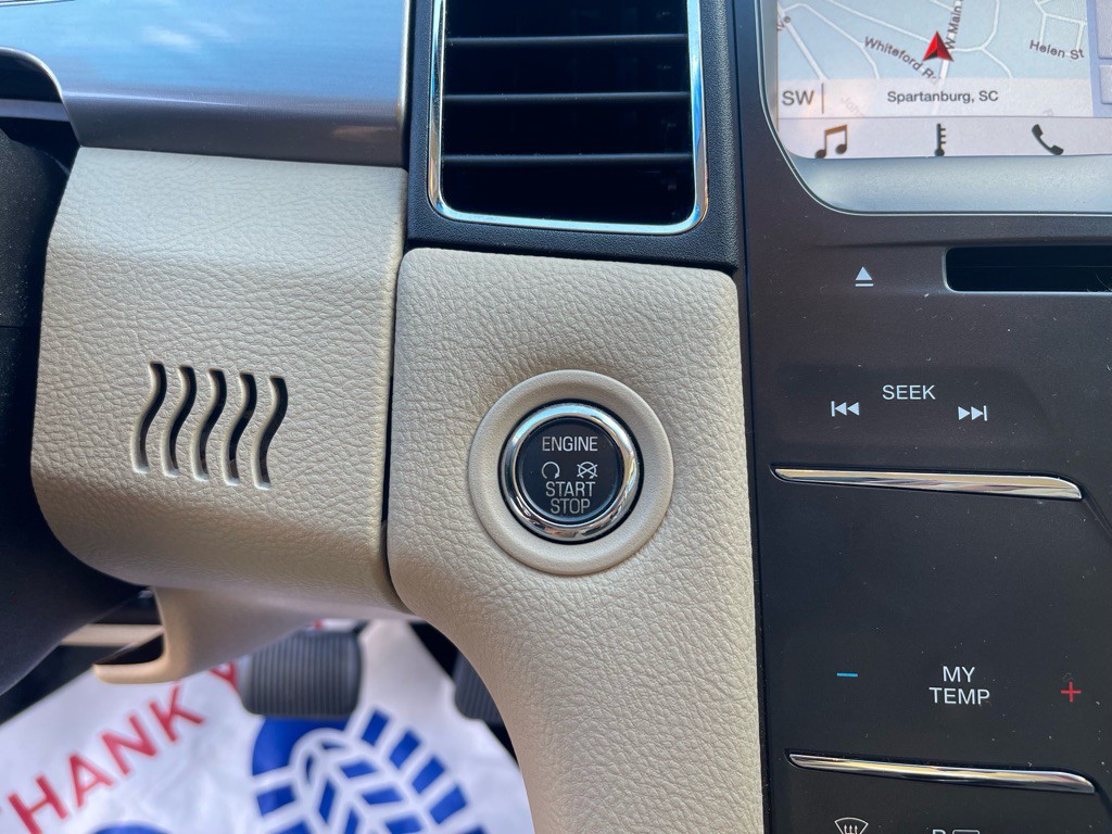 2016 Ford Taurus Image 28
